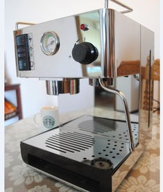 優雅EM 18咖啡機 家用咖啡愛好者的理想選擇